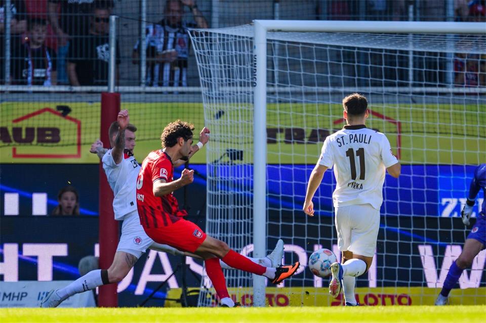 Dinkcis Treffer gegen den FC St. Pauli war sein bislang emotionalster. (Archivbild)Tom Weller/dpa