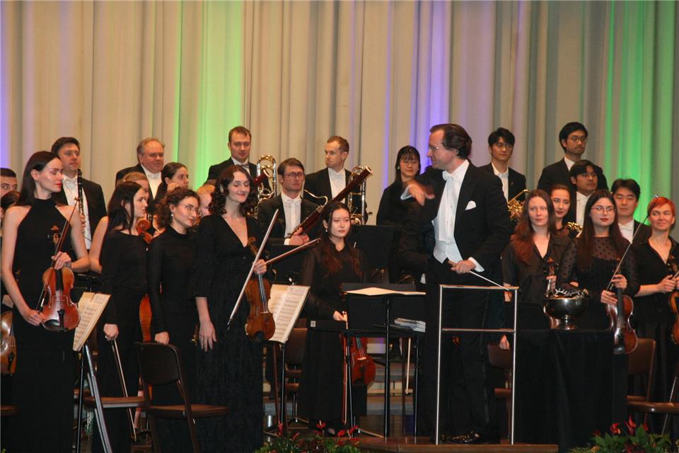 Dirigent Michael Zlabinger leitete die Festivalphilharmonie.