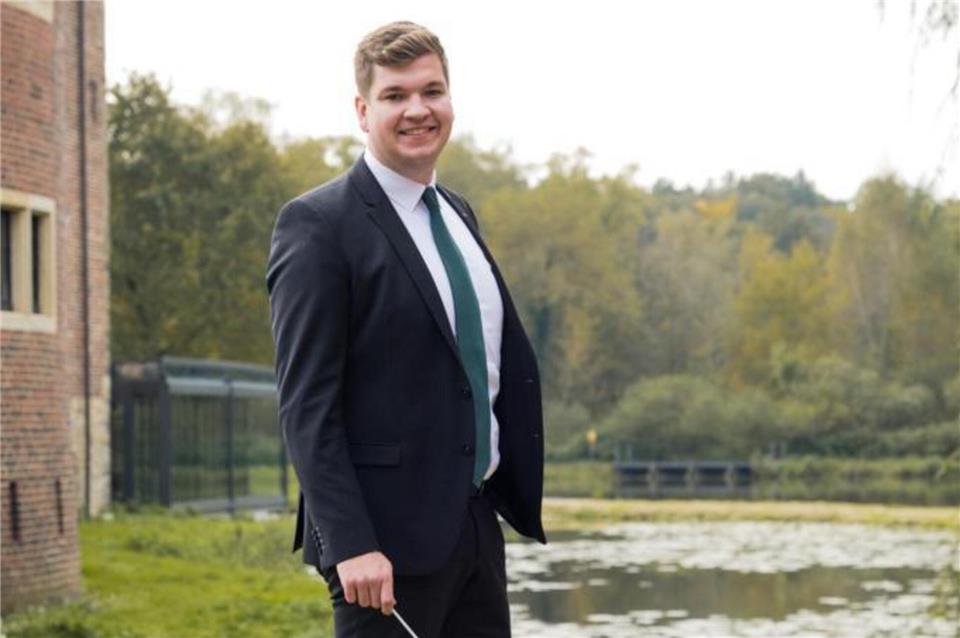 Dirigent Oliver Göttlich wird noch bis Oktober die Erler Jäger leiten.