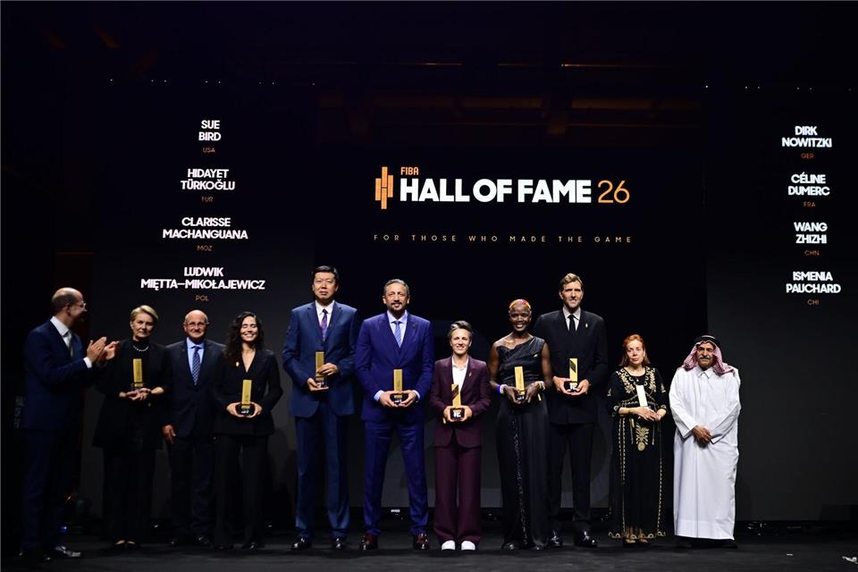 Dirk Nowitzki und viele weitere Stars bekamen eine besondere Ehrung.Sebastian Gollnow/dpa