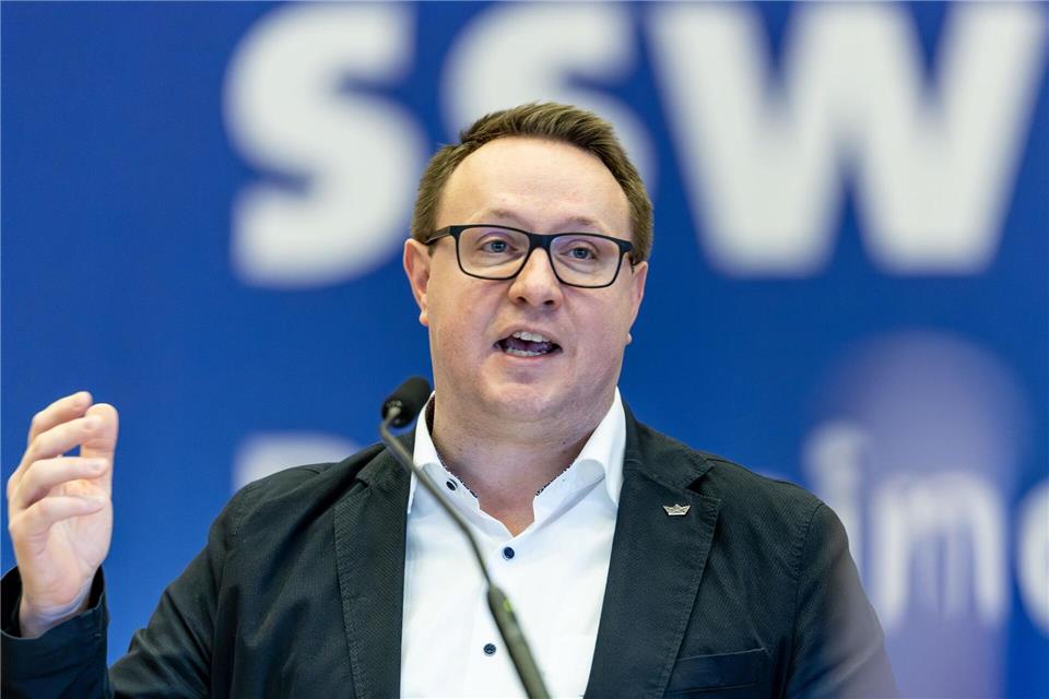 Dirschauer wurde vom Landesvorstand des SSW zum Spitzenkandidaten für die Landtagswahl 2027 nominiert (Archivbild).Axel Heimken/dpa