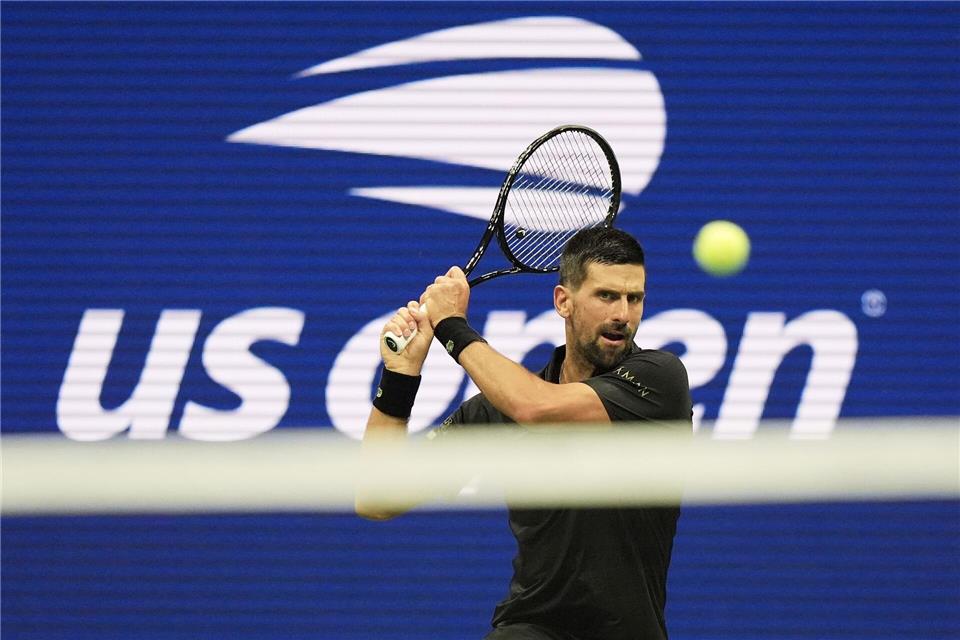 Djokovic schien gegen Tien zwischenzeitlich mit körperlichen Problemen zu kämpfen.Frank Franklin II/AP/dpa