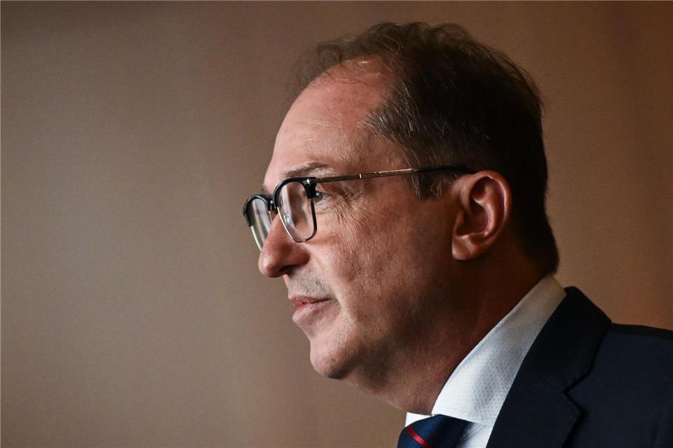 Dobrindt geht von einem Brandanschlag in Reutlingen aus. (Archivbild)Britta Pedersen/dpa