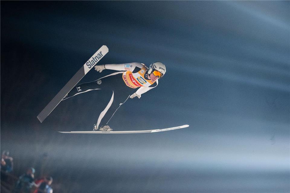 Domen Prevc ist der Sieg bei der Vierschanzentournee kaum noch zu nehmen.Georg Hochmuth/APA/dpa