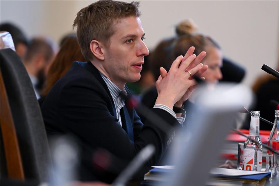 Dominik Krause, designierter Münchner Oberbürgermeister, sondiert derzeit mögliche Bündnisse im Rathaus. (Archivbild) Sven Hoppe/dpa