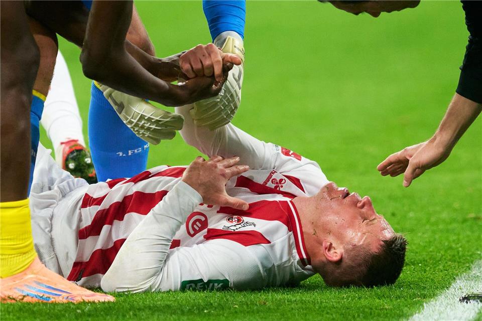 Dominique Heintz fällt wegen einer Verletzung aus. (Archivbild)Bernd Thissen/dpa