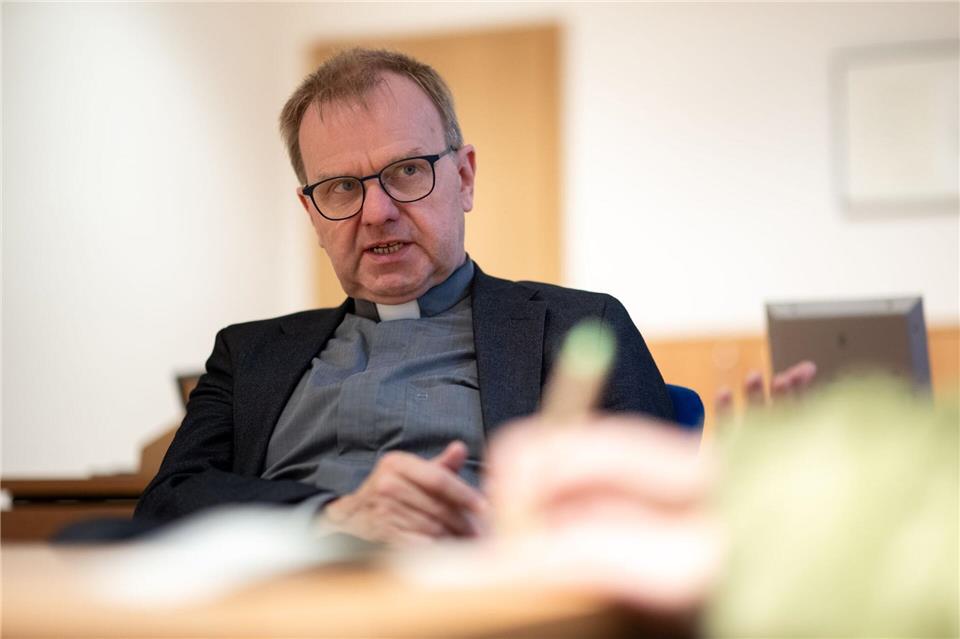 Domprobst Michael Dörnemann: „Der Familienzusammenhalt ist nicht mehr so da“.Fabian Strauch/dpa