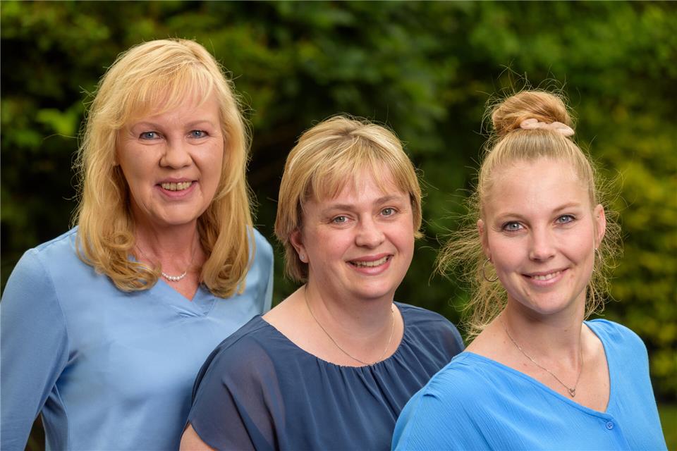 Doris Droste-Dassler, Heike Simon und Laura Jans (v. l.) sind das hauptamtliche Team des Bildungswerks Raesfeld.