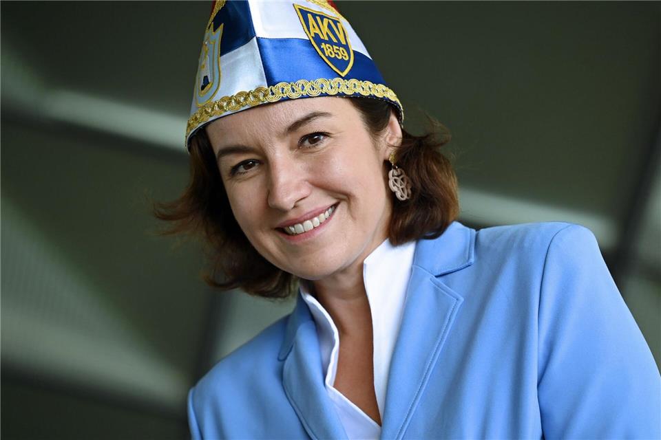 Dorothee Bär (CSU) ist erst die 9. Frau, die den Orden erhält.Helena Dolderer/dpa