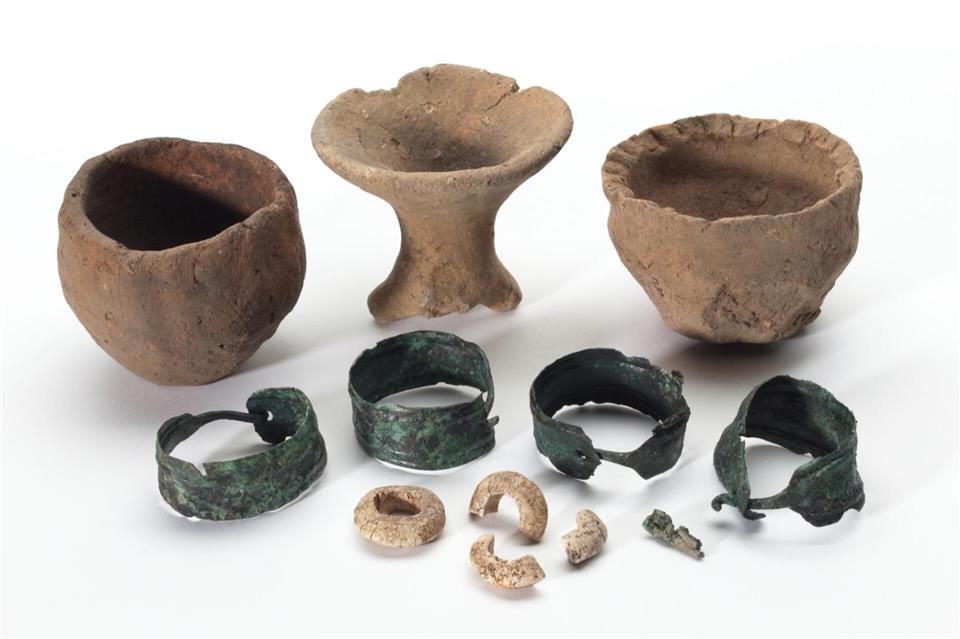 Dr. Sandra Peternek (LWL, Münster) hält einen Vortrag über bedeutende Bodenfunde der letzten Jahre im Kreis Borken.