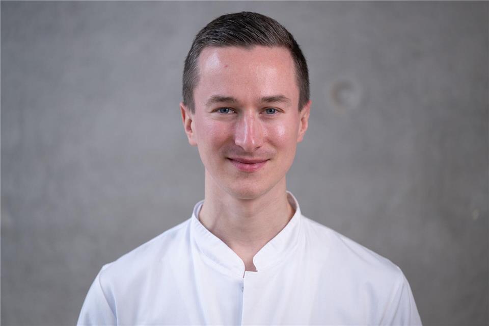 Dr. Timmy Strauß betreut als Arzt am Universitätsklinikum Dresden Patienten, die an einer Seltenen Erkrankung leiden. Sebastian Kahnert/dpa