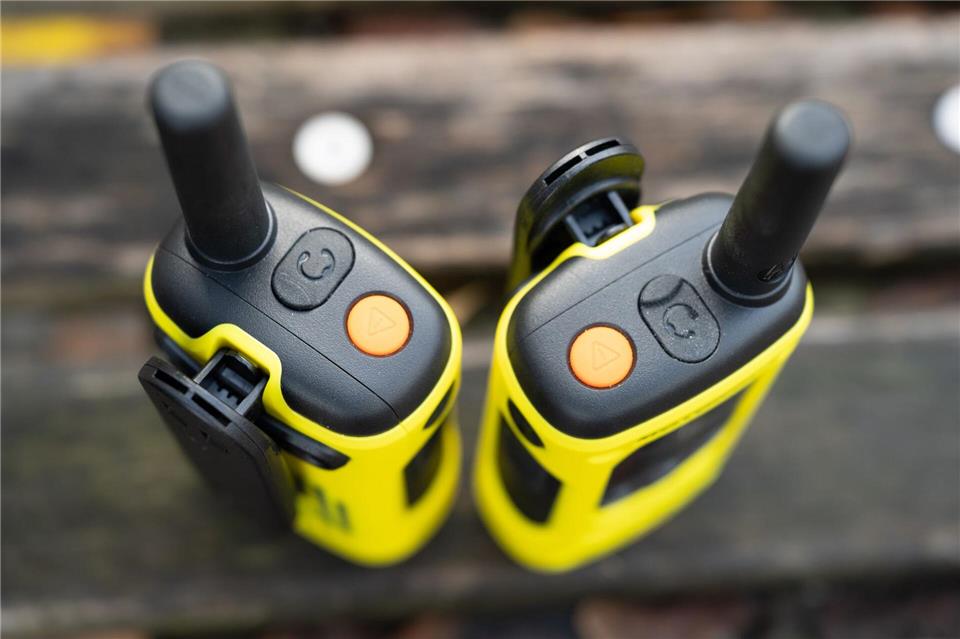 Draußen und unterwegs fühlen sich die kleinen „Funken“ am wohlsten: Sie sind ideale Kommunikationsmittel für Freizeit und Sport.Nico Tapia/dpa-tmn