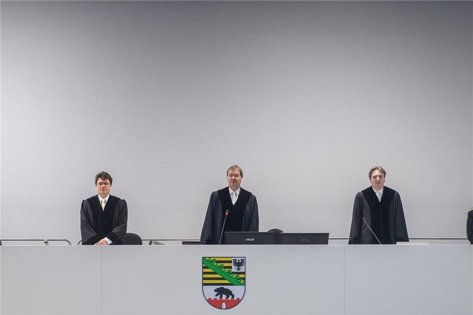 Drei Berufsrichter und zwei Schöffen urteilen über den Täter im Weihnachtsmarkt-Prozess. Klaus-Dietmar Gabbert/dpa