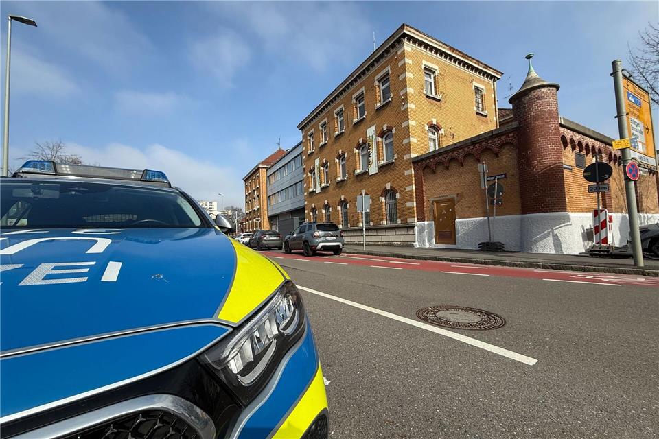 Drei Menschen erlitten Rauchvergiftungen.Nico Pointner/dpa