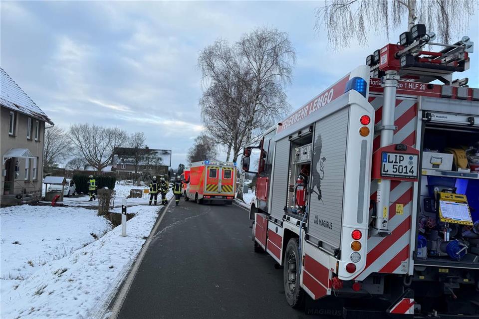 Drei Menschen kamen ins Krankenhaus.Feuerwehr Lemgo/dpa