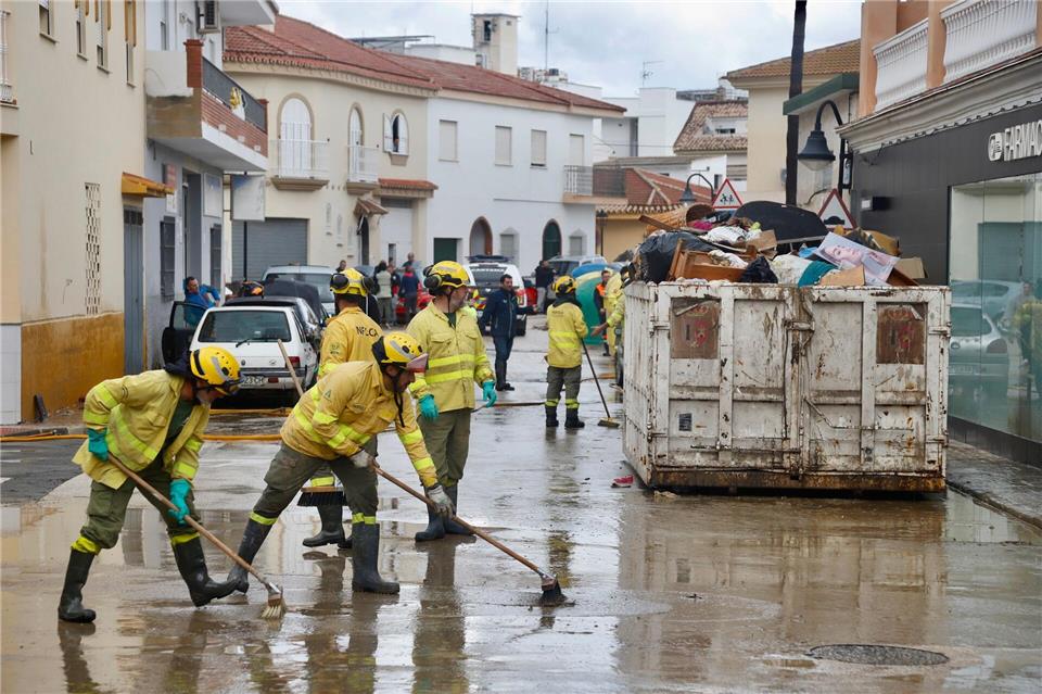 Drei Menschen starben durch Hochwasser nach heftigen Regenfällen in Südspanien.Álex Zea/EUROPA PRESS/dpa