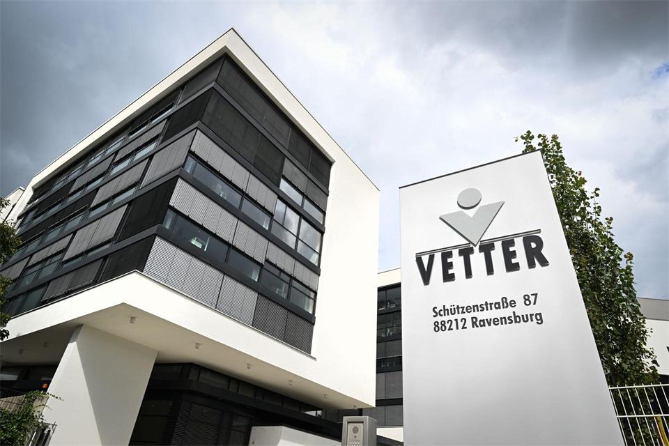 Drei Menschen werden beim Austritt einer Säure verletzt. (Archivfoto)Felix Kästle/dpa