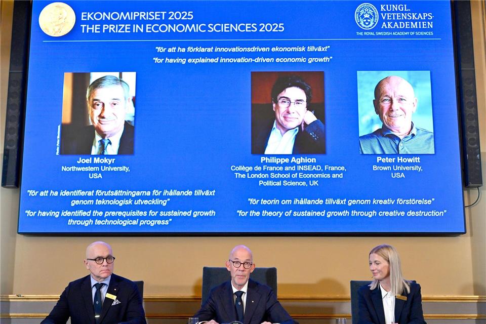 Drei Wachstumsforscher werden mit dem diesjährigen Wirtschaftsnobelpreis geehrt.Anders Wiklund/TT News Agency/AP/dpa