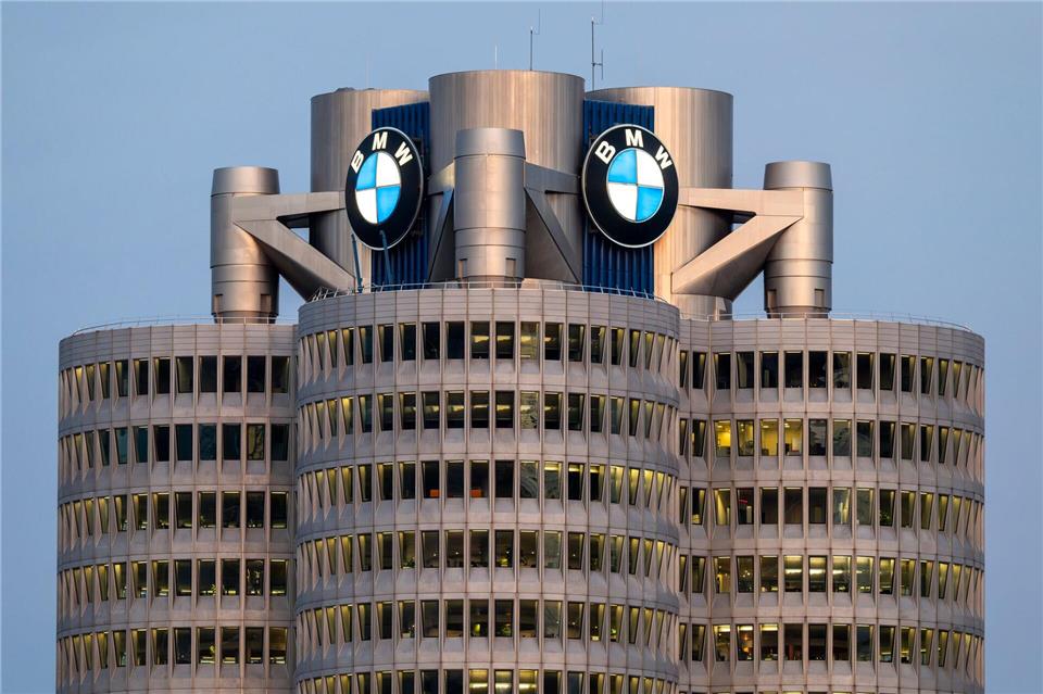 Drei Werke von BMW und eines von Audi sorgen dafür, dass Bayern bei der Pkw-Produktion die Nase vorne hat. (Archivbild)Peter Kneffel/dpa