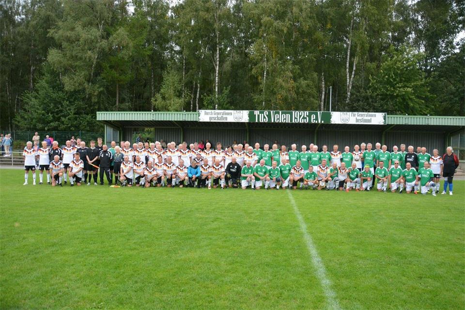 Drei deutsche Teams traten in den verschiedenen Altersklassen an. (Archivbild)Günter Christmann/dpa