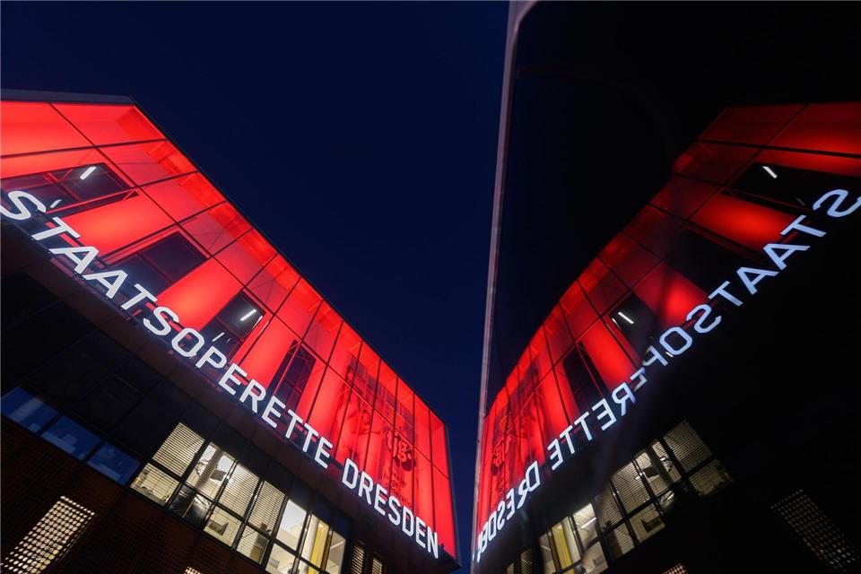 Drei städtische Bühnen in Dresden sollen künftig in einem Eigenbetrieb Theater machen. (Archivbild) Robert Michael/dpa-Zentralbild/ZB