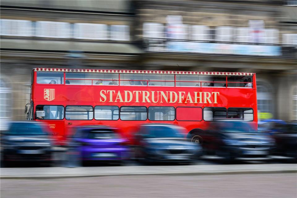 Dresden knüpft bei Touristenzahlen an Niveau vor Corona an Dresden hat 2024 einen Zuwachs an Touristen registriert (Archivbild). Robert Michael/dpa