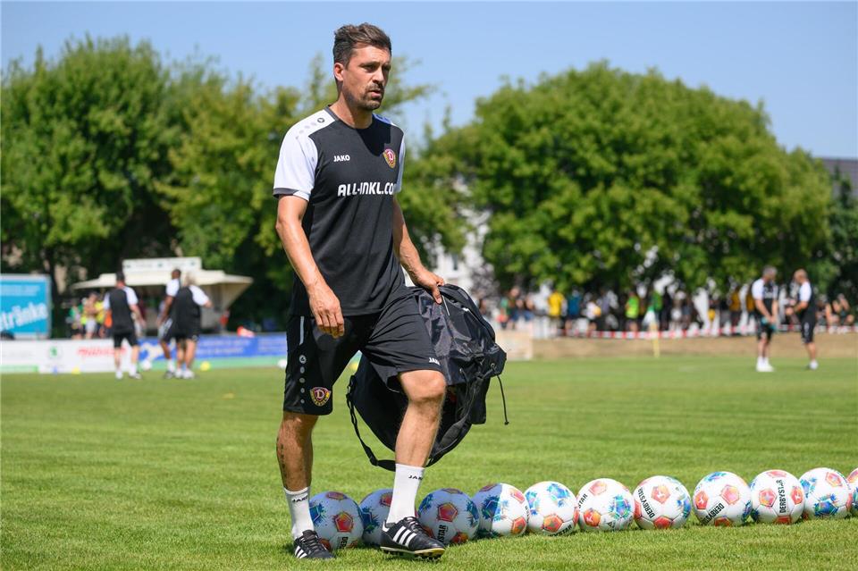 Dresdens Trainer Thomas Stamm sieht trotz der vier Niederlagen eine selbstbewusste Dynamo-Mannschaft.Robert Michael/dpa