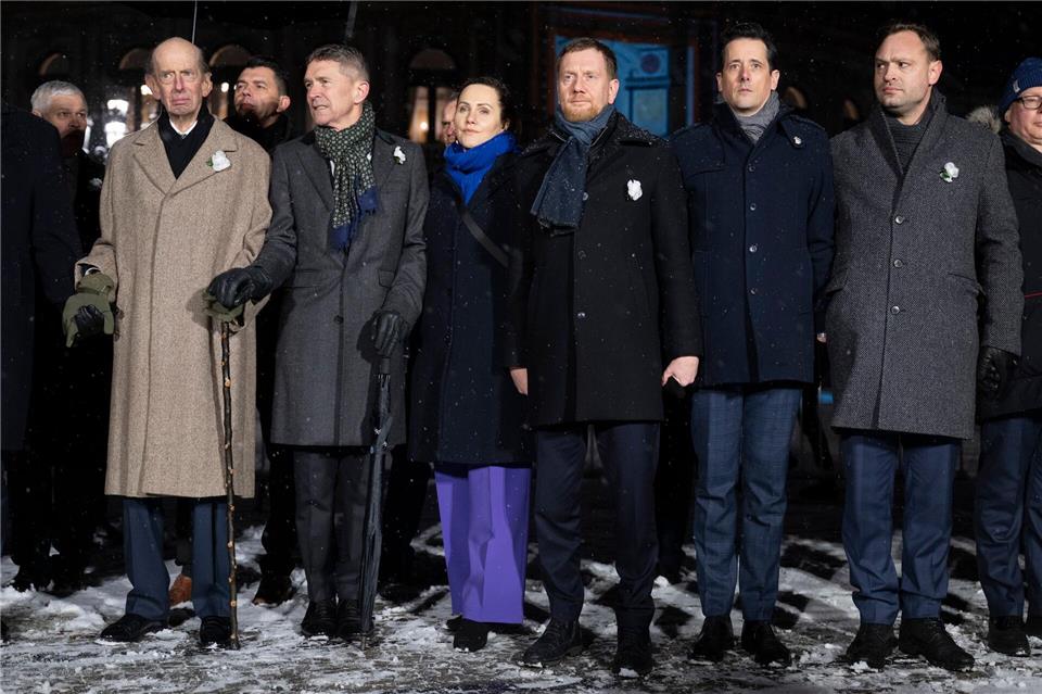 Dresdner Gedenktag mit Menschenkette um die InnenstadtSebastian Kahnert/dpa