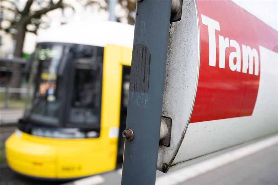 Droht ein neuer Warnstreik bei den Berliner Verkehrsbetrieben? (Symbolfoto) Sebastian Gollnow/dpa