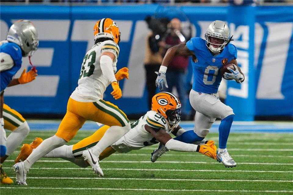 Duell an Thanksgiving: Die Detroit Lions (blaue Trikots) im Duell mit den Green Bay Packers. Paul Sancya/AP/dpa