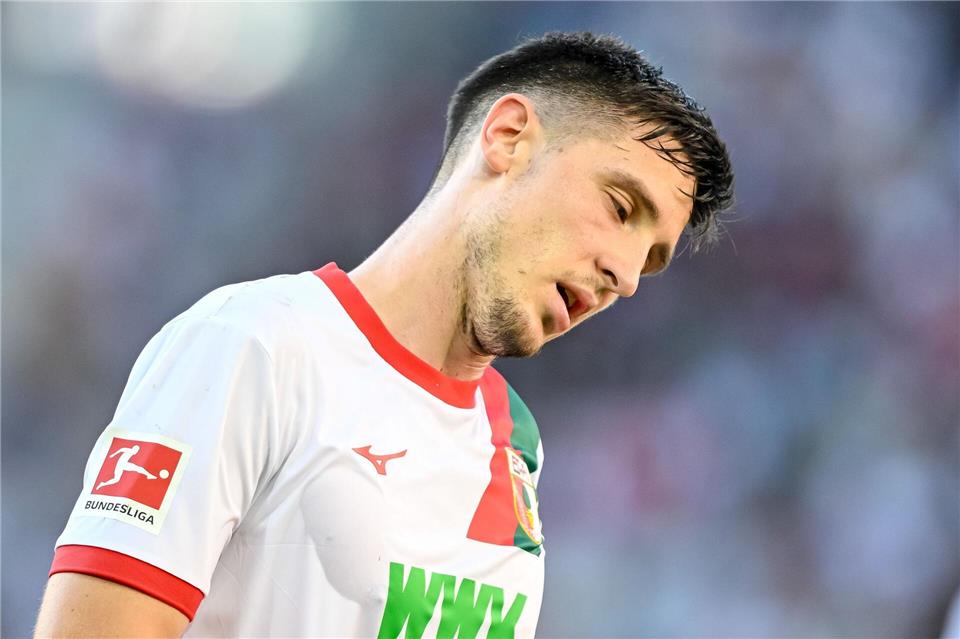 Dürfte im wichtigen Spiel in Heidenheim neu ins Team rutschen: Augsburg-Verteidiger Keven Schlotterbeck. (Archivfoto)Harry Langer/dpa