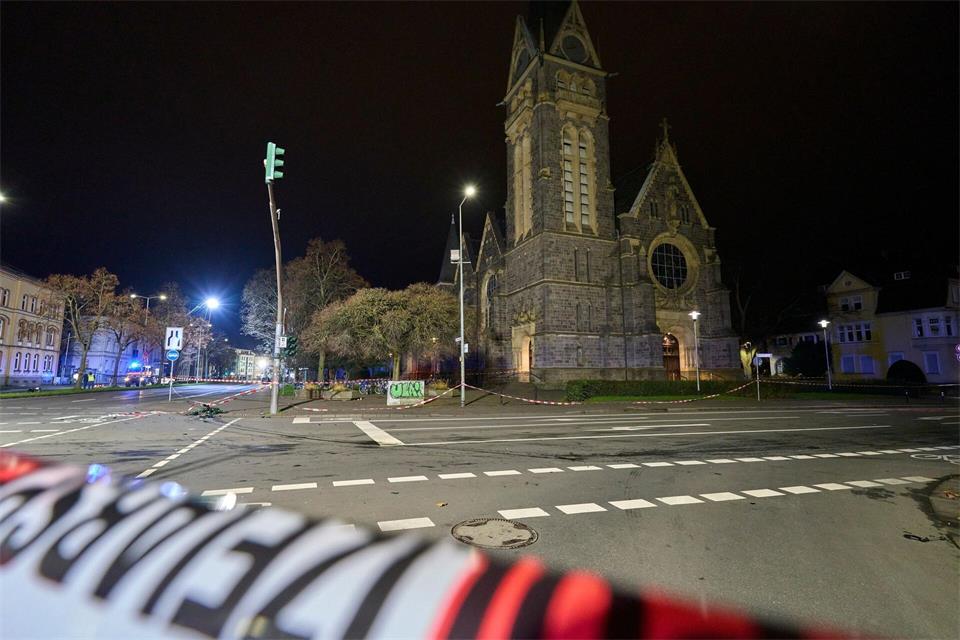 Durch die Irrfahrt im Dezember vergangenen Jahres sollen mehrere Menschen verletzt worden sein. (Archivbild)Sascha Ditscher/dpa