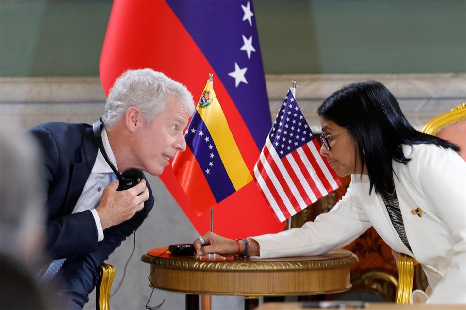 Durch die Öldeals erwartet US-Energieminister Chris Wright nach eigener Aussage Frieden, Freiheit und Wohlstand für Venezuela.Pedro Mattey/AP/dpa