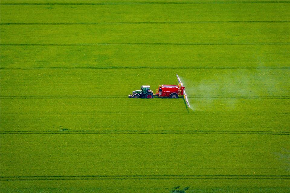 Durch die Stoffstrombilanzverordnung sollte die Verwendung von Düngemitteln nachvollzogen werden. (Symbolbild)Jens Büttner/dpa