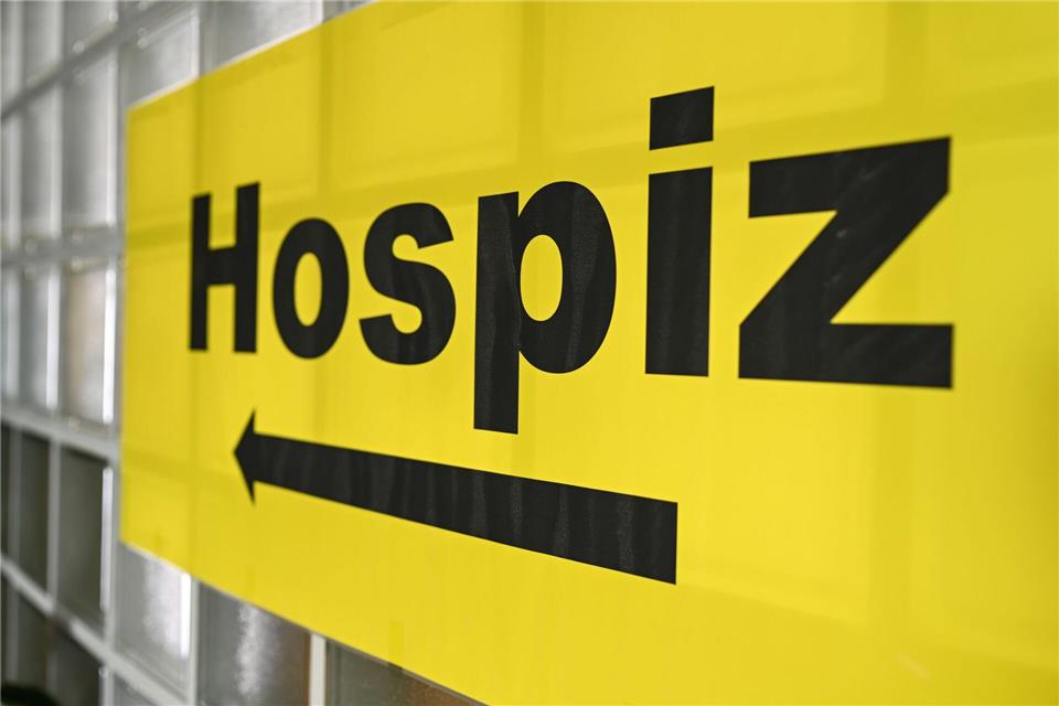 Durchschnittlich zwei bis vier Wochen sind die unheilbar kranken Menschen in einem stationären Hospiz. (Archivbild)Felix K�stle/dpa