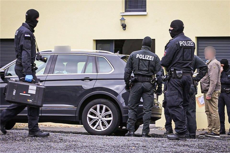 Durchsucht wurden Objekte in drei Bundesländern. --/dpa