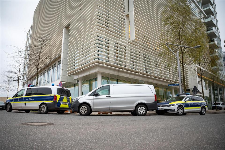 Scheinselbständigkeit? Durchsuchungen bei Engel & Völkers Durchsuchung bei Engel & VölkersJonas Walzberg/dpa