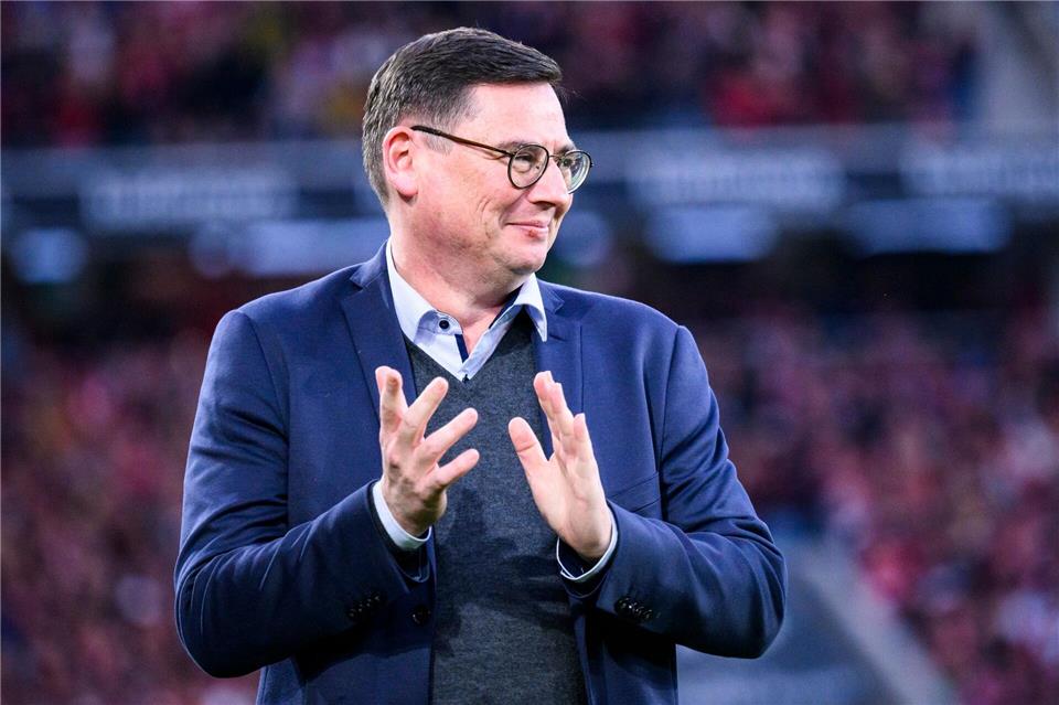 SC Freiburg mit millionenschwerem Überschuss Durfte gute Zahlen präsentieren: Freiburgs Finanzvorstand Oliver Leki (Archivbild)Tom Weller/dpa