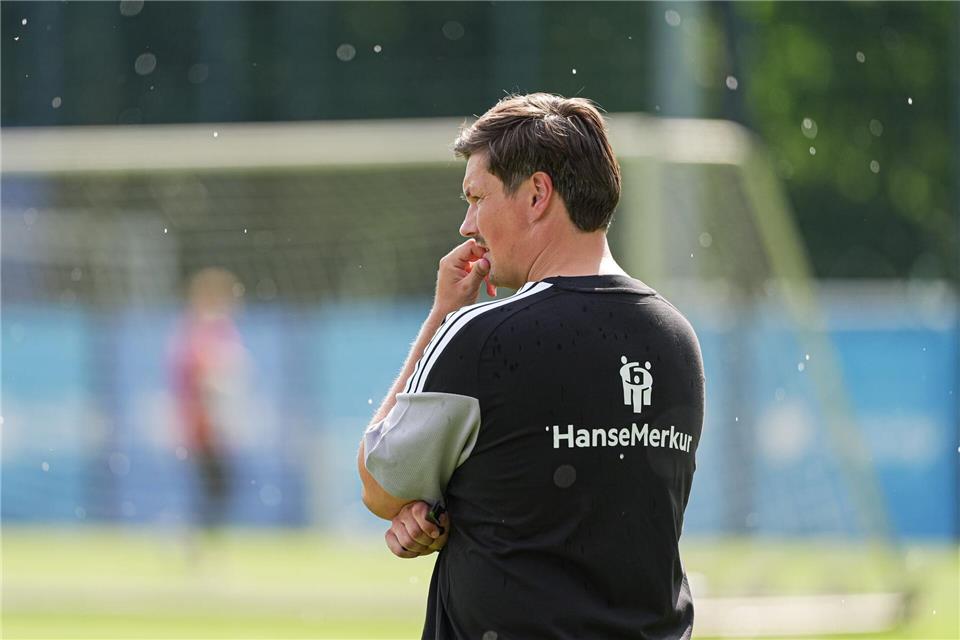 Durfte mit dem ersten Auftritt von Zugang Patson Daka zufrieden sein: HSV-Trainer Merlin Polzin. (Archivbild) Fotoreport-DB/dpa