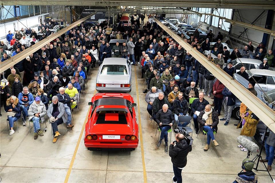 Dutzende Oldtimer werden bei einer Auktion versteigert.Jörn Hüneke/dpa