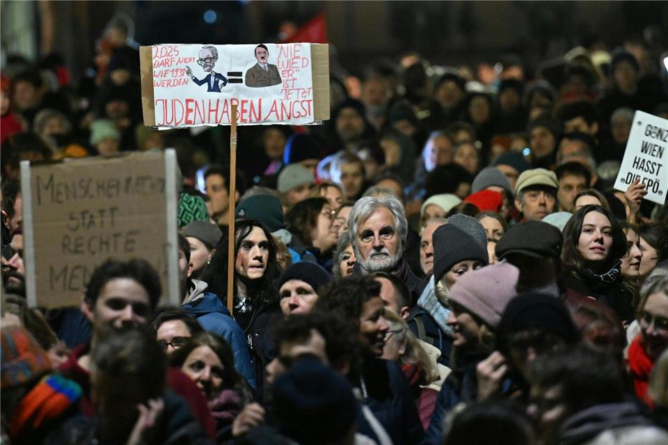 Dutzende zivilgesellschaftliche Organisationen riefen zu der Kundgebung auf. Helmut Fohringer/apa/dpa