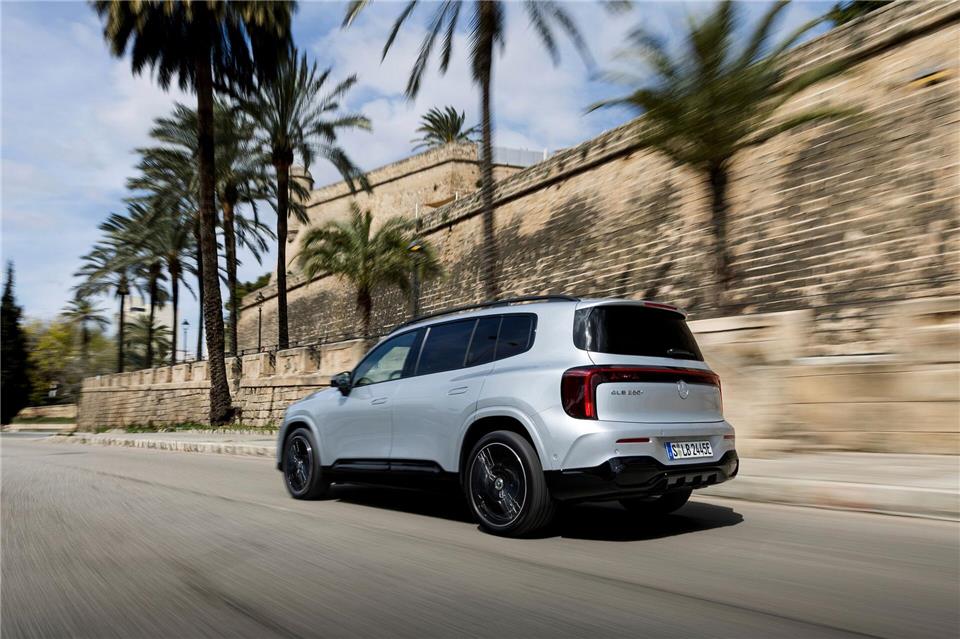 Dynamisch? Ja, kann der GLB auch, aber freilich ist er mehr Familienauto als Rennwagen.Mercedes-Benz AG/dpa-tmn