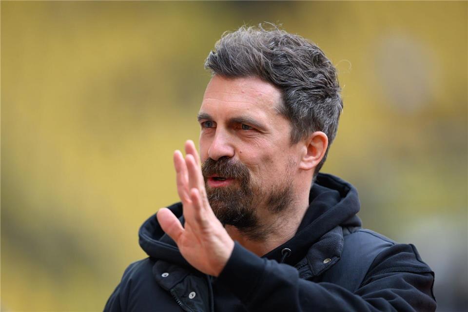 Dynamo Trainer Thomas Stamm kommt in das Stadion.Robert Michael/dpa/ZB