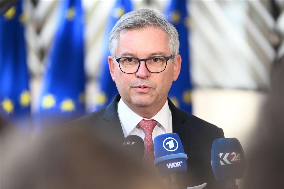 EU-Migrationskommissar Magnus Brunner verkündete Details des Vorschlags in Brüssel. (Archivbild) Markus Lenhardt/dpa