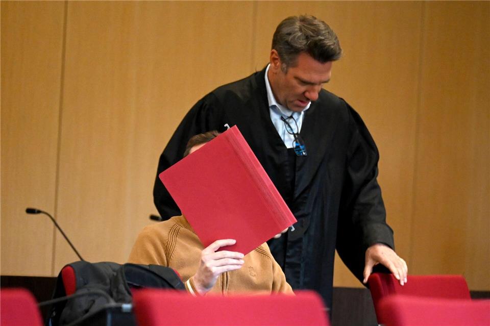 Ehefrau und Baby getötet - Sicherungsverfahren gestartet. Celine Frohnapfel/dpa