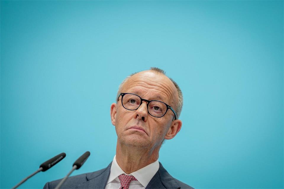 Eher schlechte Laune nach dem Wahlsonntag: Kanzler Merz.Kay Nietfeld/dpa