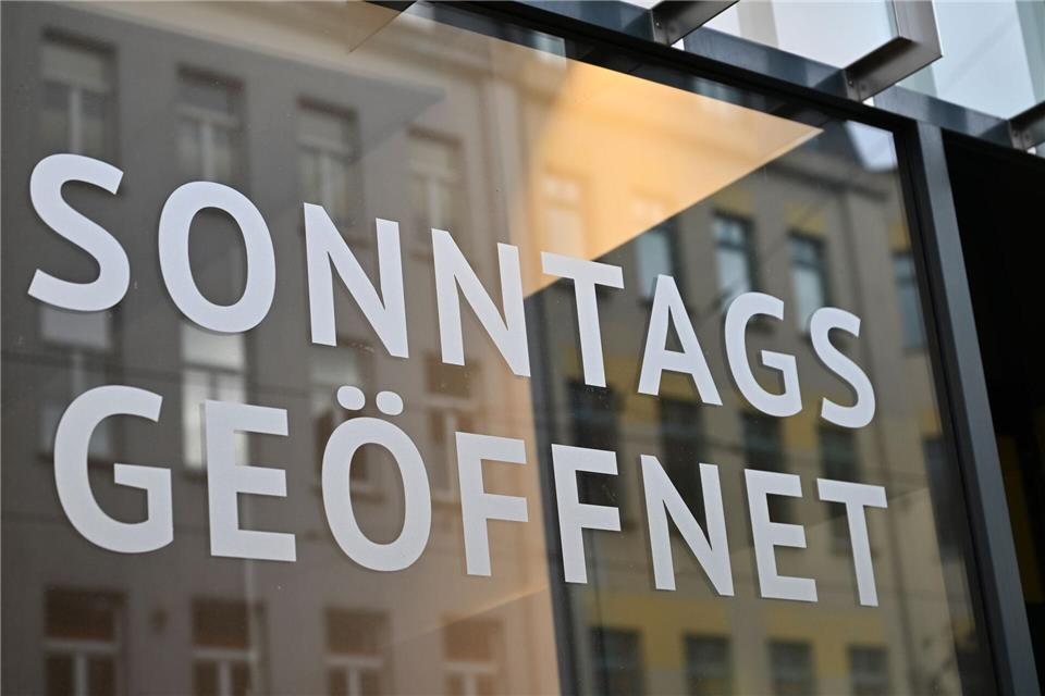 Eigentlich erlaubt das Ladenöffnungsgesetz für Sonntage keine Öffnung von Verkaufsstellen. Martin Schutt/dpa