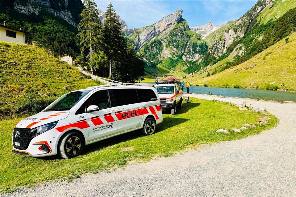 Ein 19-jähriger Deutscher ist beim Baden in einem Schweizer Bergsee ums Leben gekommen.-/Kantonspolizei Appenzell Innerrhoden/dpa