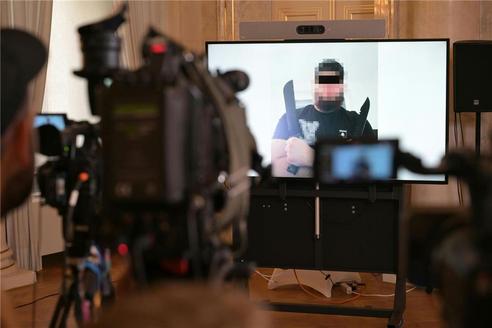 Ein 21-Jähriger steht wegen seiner mutmaßlichen Anschlagspläne auf ein Konzert von Taylor Swift nun vor GerichtRoland Schlager/APA/dpa