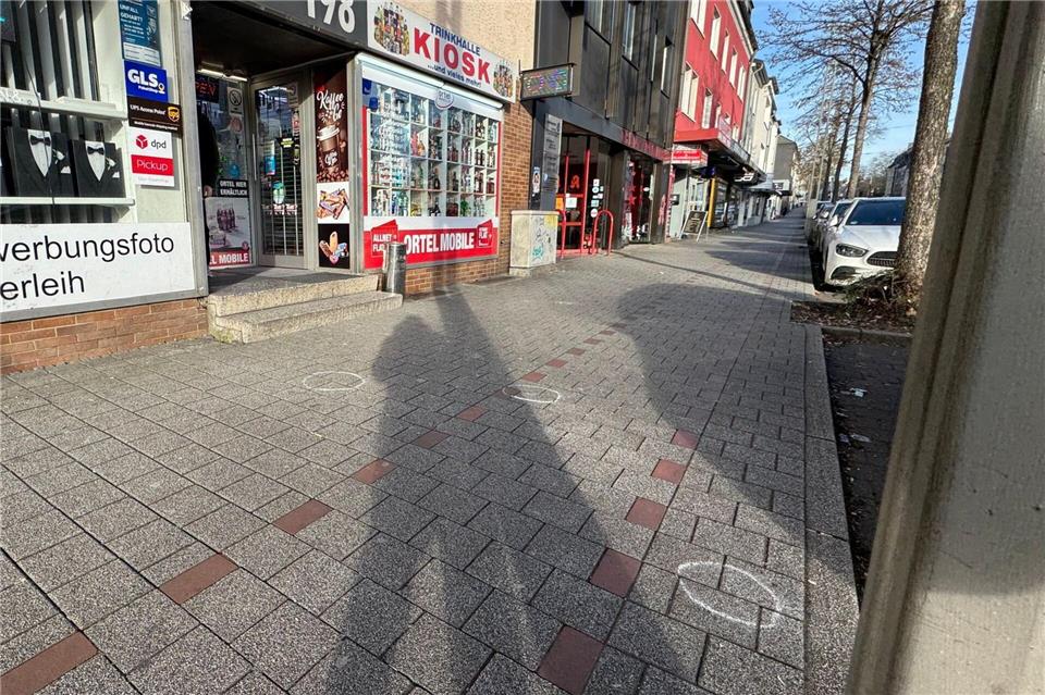 Ein 27-Jähriger ist in Dortmund vor einem Kiosk von mehreren Schüssen getroffen worden.Justin Brosch/dpa